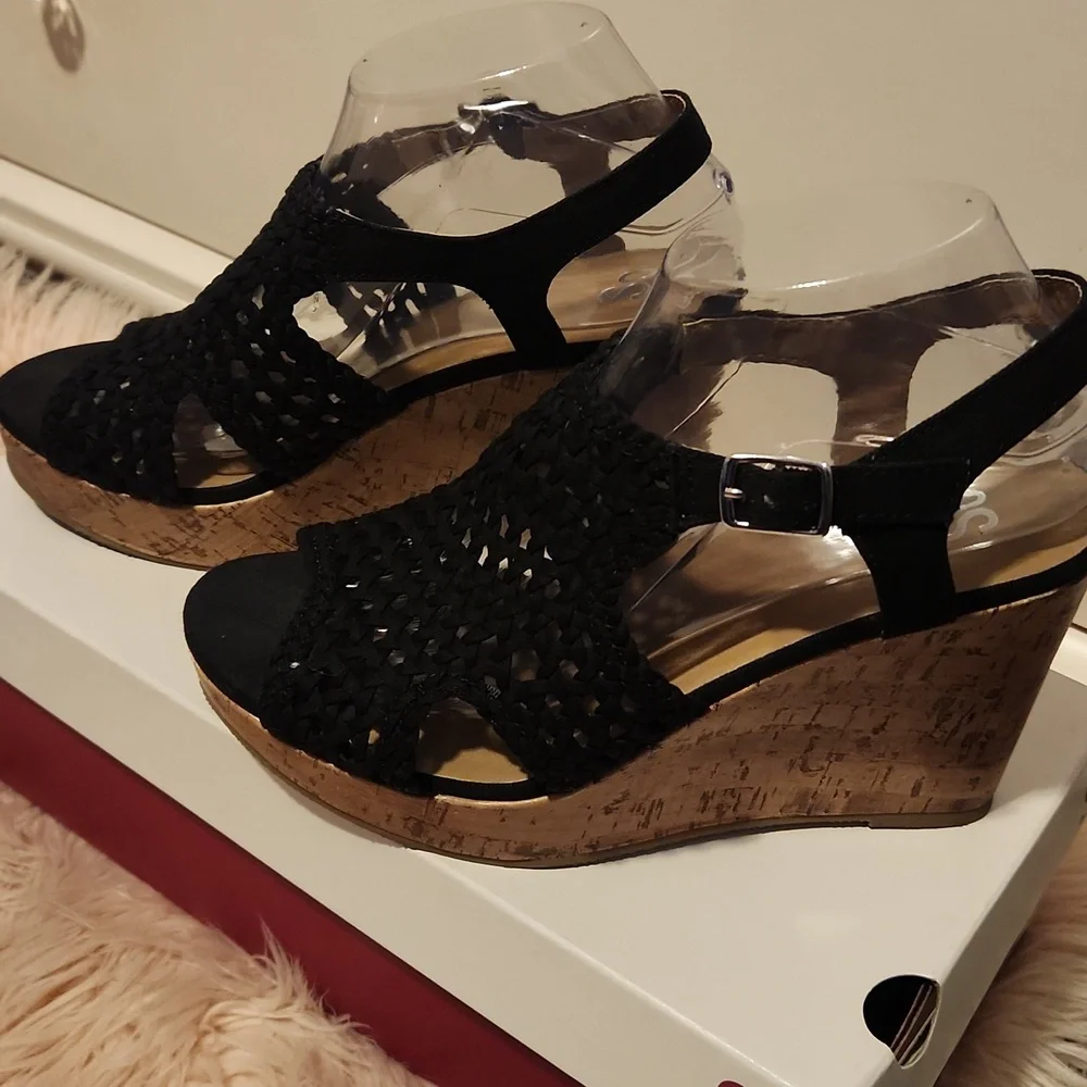 SO Elegant Black Woven Women's Sandal Wedges